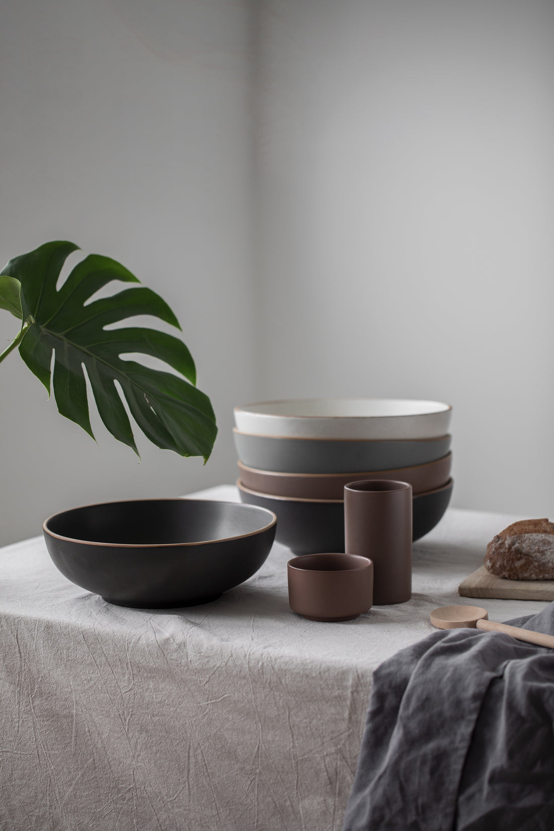 The Large Serving Bowl - Lineage Ceramics