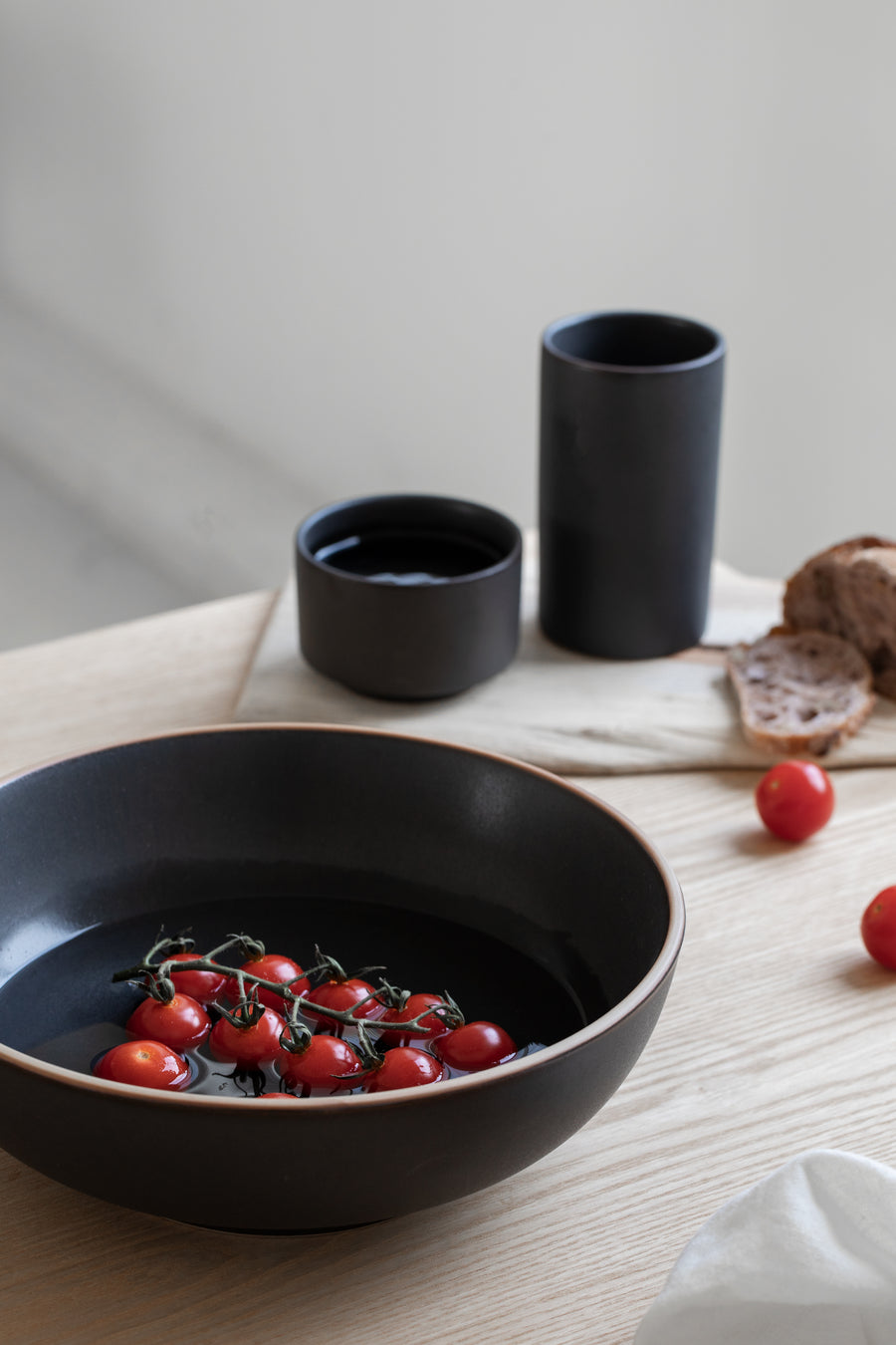 The Large Serving Bowl - Lineage Ceramics